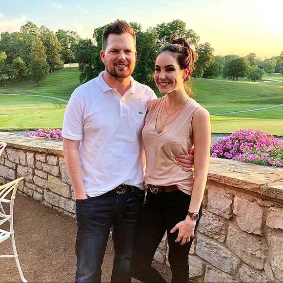 Meet your Posher, Lauren - Picture 2 of 3